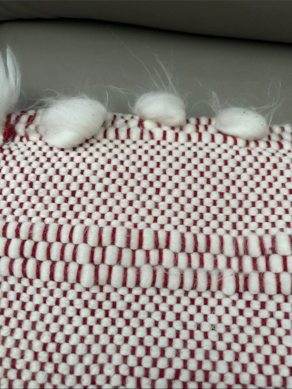 Source Unknown Red and White Woven Table Runner with Tassels and Pom Trim
